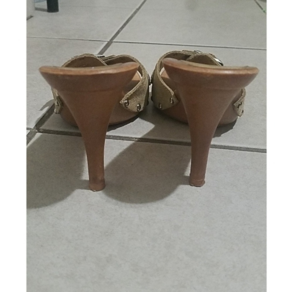 ALDO Tan Suede Studded Sandals Wood Heels Sz 39/8 - Picture 5 of 8